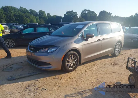 2017 Chrysler Pacifica Touring z USA, uszkodzony, nr VIN 2C4RC1DGXHR729815